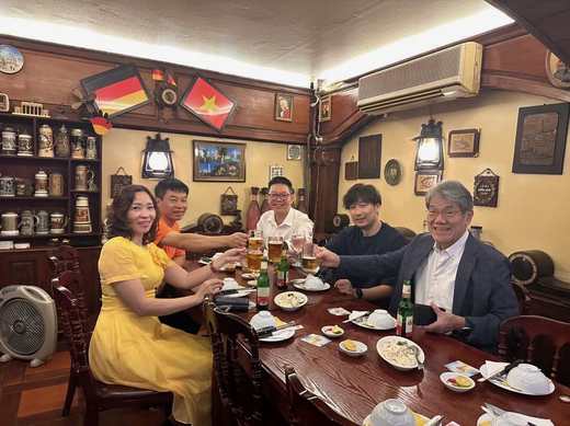 Hien先生、ハノイ工科大学の先生方との懇親会