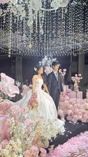 結婚式の新郎新婦