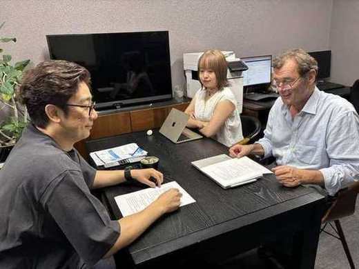 白井先生・辛先生とHoffmann先生の打ち合わせ
