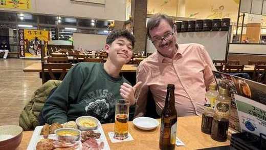 学生と交流するHoffmann先生