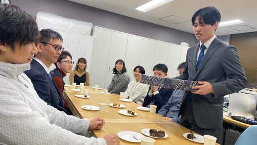 卒業生から研究室への贈り物